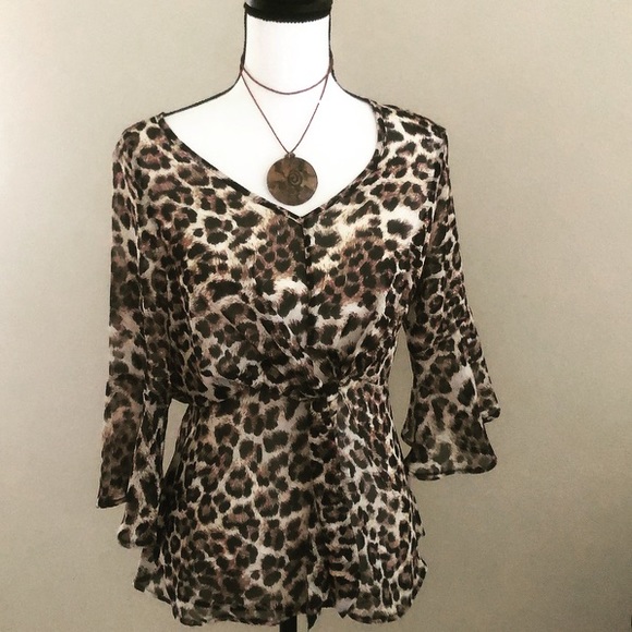 Women’s Leopard 🐆 Print Twist Front Sheer Tunic - Picture 2 of 10